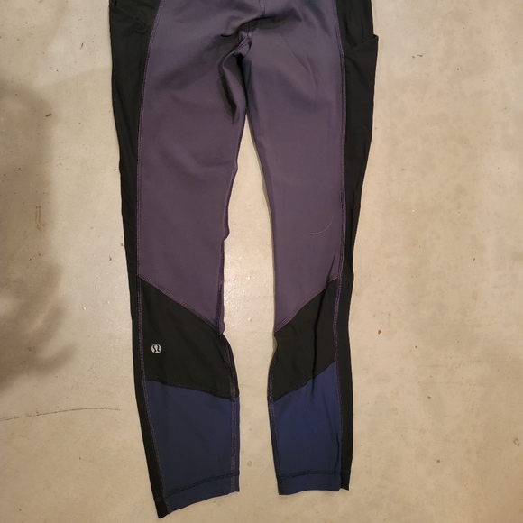 Lululemon size 8 luxtreme crops - Picture 3 of 4